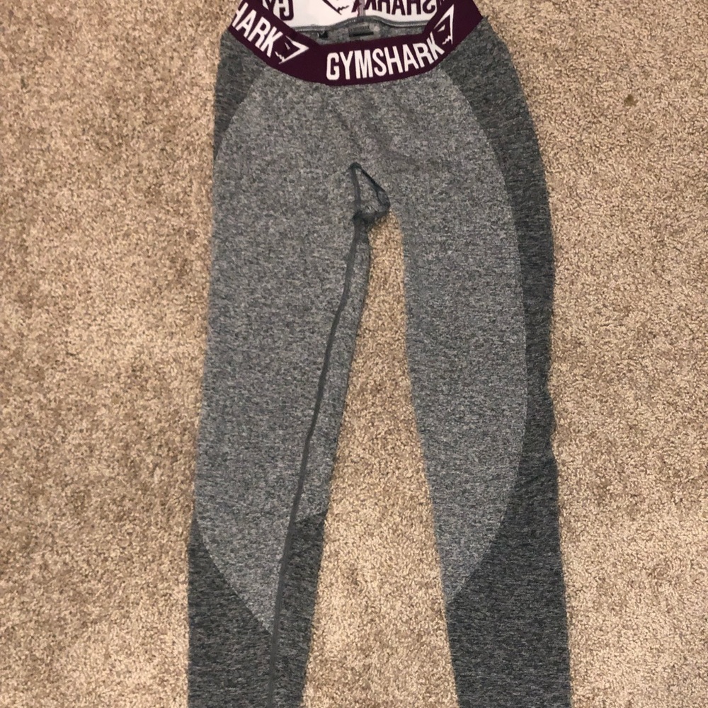 Gym shark leggings! NEVER WORN! Size xs